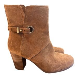 Koolaburra Ugg Chestnut Brown Suede Samiah Buckle Ankle  Heeled Bootie Size: 9